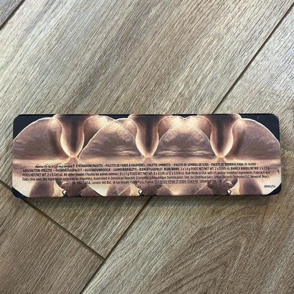 Urban Decay Naked Reloaded eyeshadow palette - Picture 7 of 7